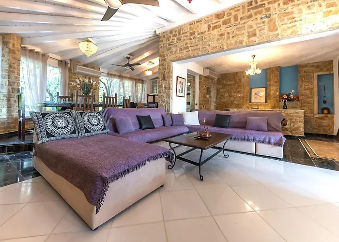 Villa Maria Elena Iii *
