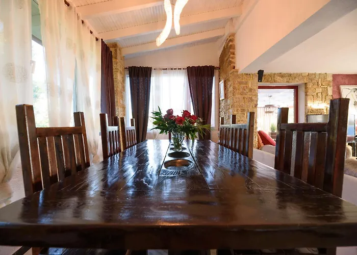 Villa Maria Elena Iii *