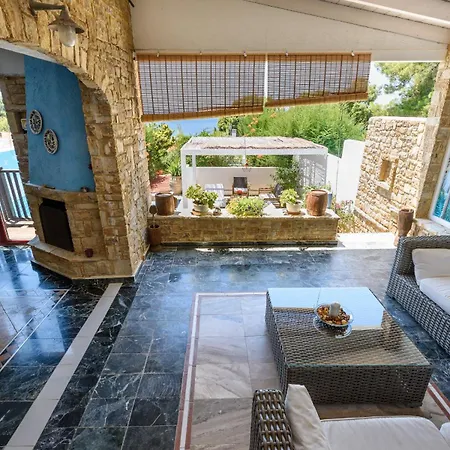 Maria Elena Iii Villa