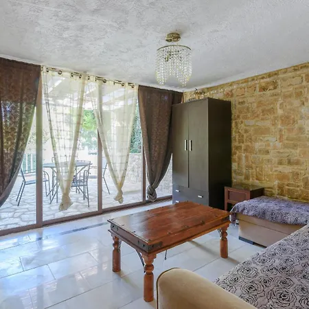 Maria Elena Iii Villa Kalogriá