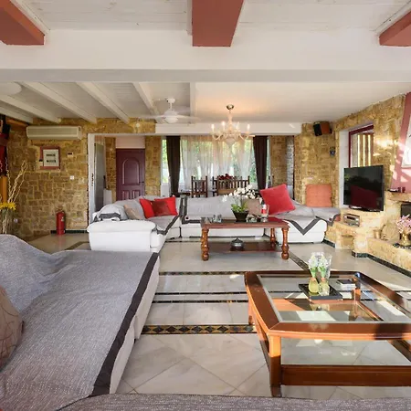 Maria Elena Iii Villa