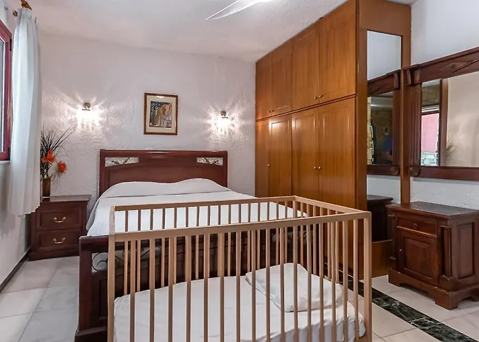 Maria Elena Iii Vilă