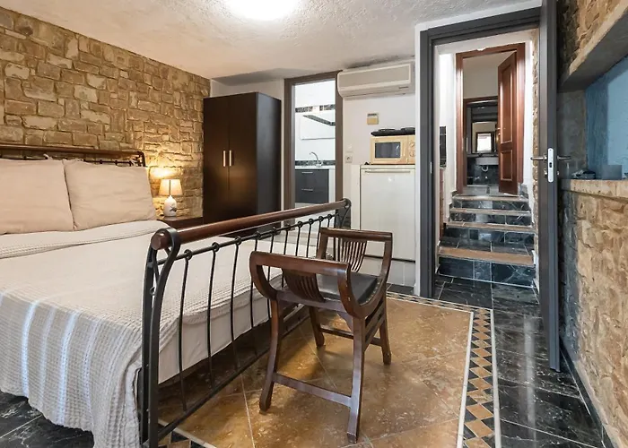 Maria Elena Iii Vilă