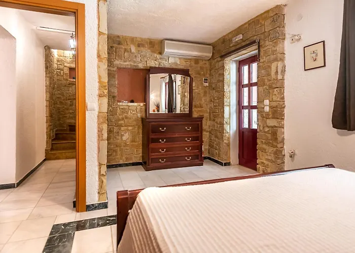 Maria Elena Iii Vilă